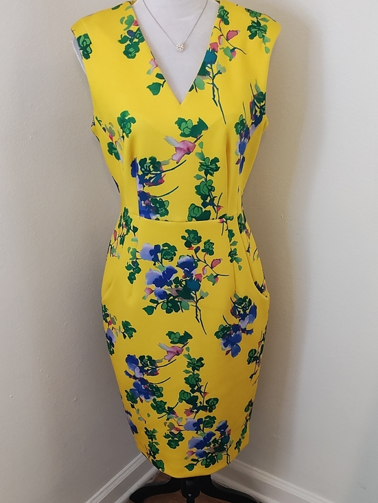 Calvin Klein Dresses & Skirts - Calvin Klein beautiful yellow base flower print sheath dress